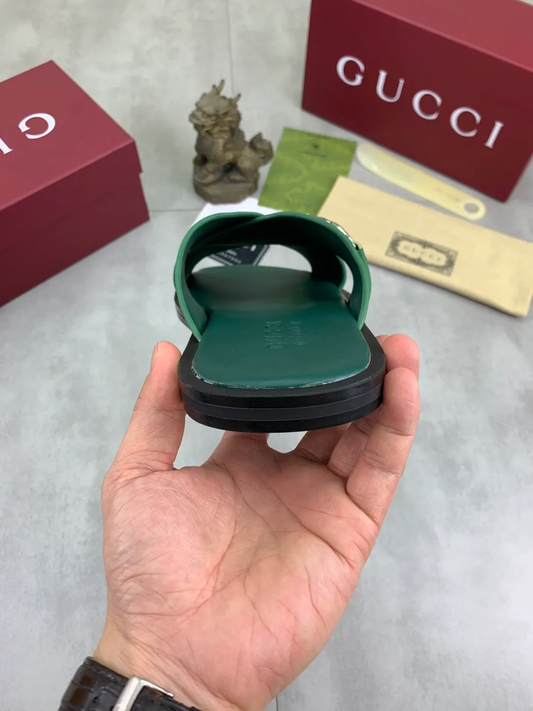 Men's shoes 💰P380💰[New model] High version 🎁🎁🎁 GUCCI New casual hot diamond slippers for the Year of the Snake, original official website, perfect workmanship, transmitting a kind of noble luxury, sublimating its definition of luxury in Gucci's high-end extraordinary craftsmanship. Original Gucci double G combination outsole, code number: 40-44 (45 customized) complete package